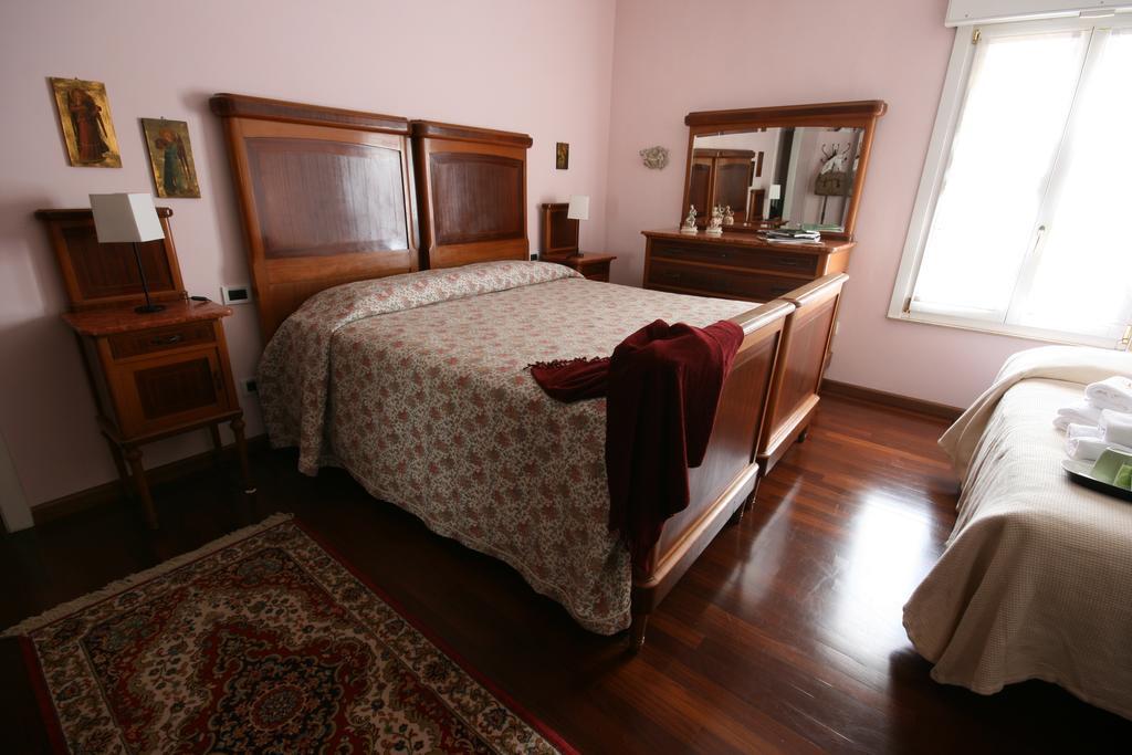 مانتوفا Corte Posta B&B - Parcheggio E Bagno In Camera الغرفة الصورة