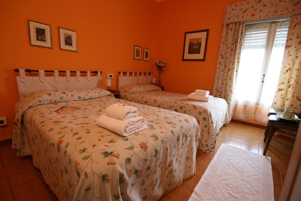 مانتوفا Corte Posta B&B - Parcheggio E Bagno In Camera الغرفة الصورة
