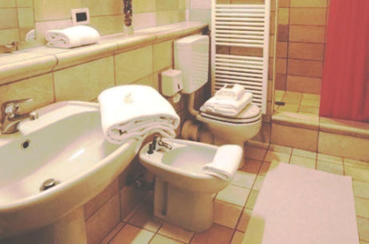 مانتوفا Corte Posta B&B - Parcheggio E Bagno In Camera المظهر الخارجي الصورة